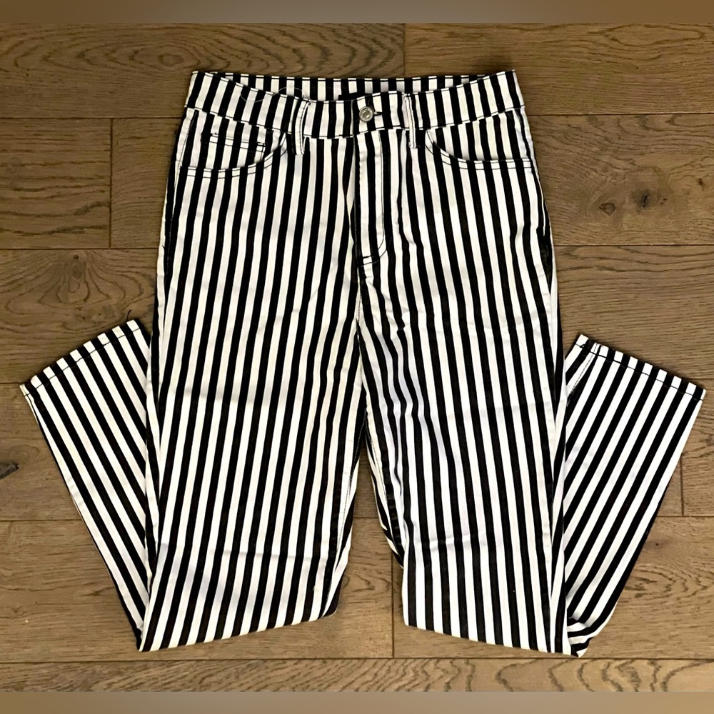 Forever 21 High-Waisted White and Black Pinstripe Pants 🤍🖤